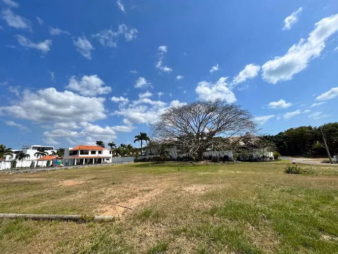 Rio Hato. Quintas Sol y Mar. Terreno 3232mts $420,000.00neg