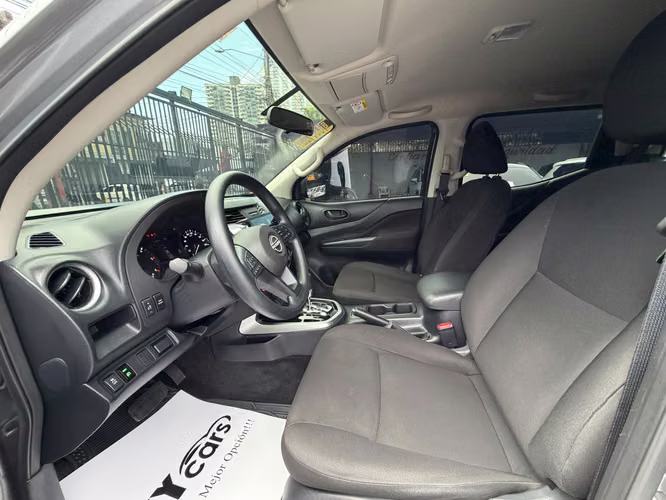NISSAN FRONTIER 2025 SOLO 13 MIL KILOMETROS - Imagen 12