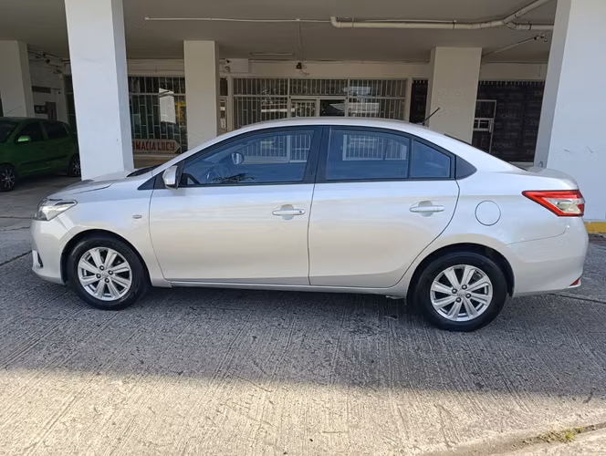 TOYOTA YARIS 2014 AUTOMATICO - Imagen 7
