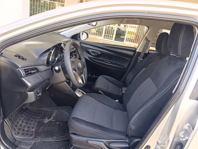 TOYOTA YARIS 2014 AUTOMATICO - Imagen 9