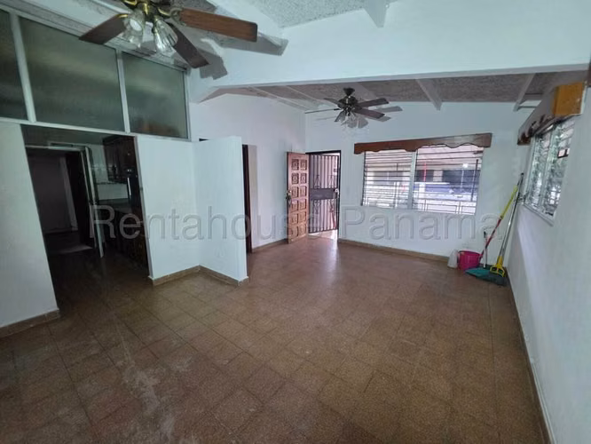 Casa en Venta en Parque Lefevre JG - Imagen 4