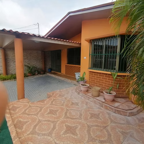 VENTA DE CASA EN VILLA LUCRE - Imagen 2