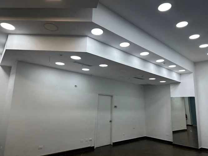 LOCAL COMERCIAL EN VENTA – WESTLAND MALL, PLANTA BAJA - Imagen 5