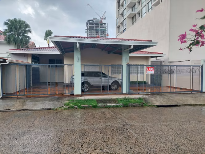 Venta y Alquiler de Exclusiva Casa en Coco del Mar – $650,000 / $4,000