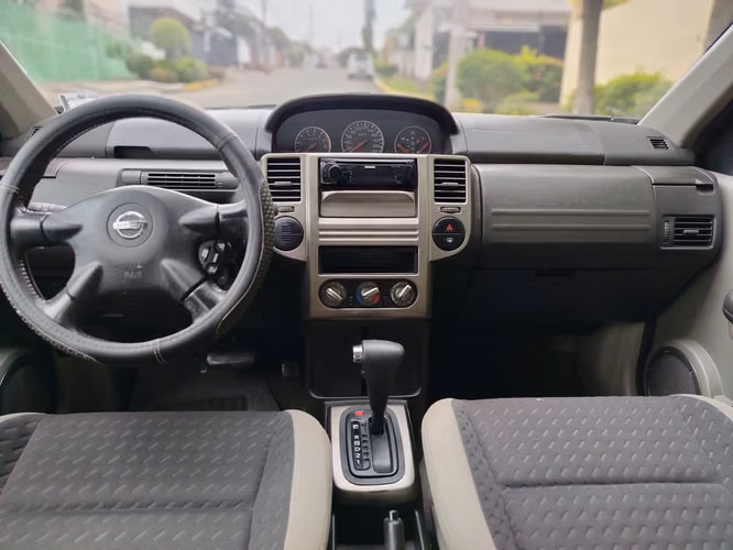 NISSAN XTRAIL 2012 AUTOMÁTICA NEGOCIABLE - Imagen 8
