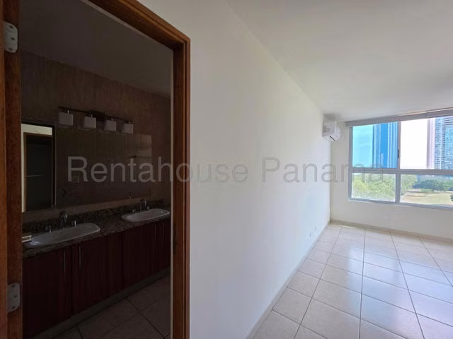 Alquiler de Apartamento en Costa del Este 26LBR6983 - Imagen 16
