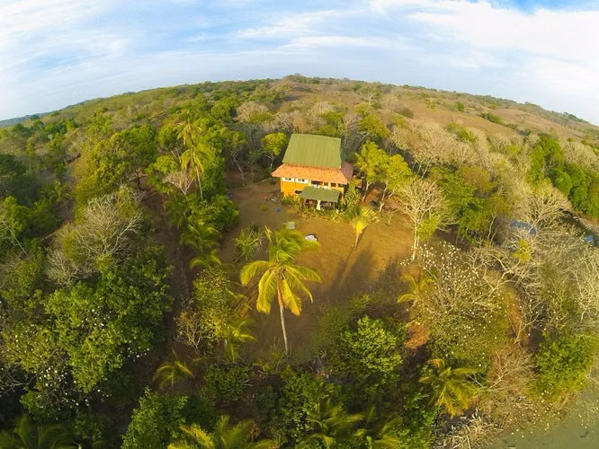 Se Vende Eco-Lodge Frente al Mar en Playa La Coquita, Santa Catalina, Veraguas - Imagen 4