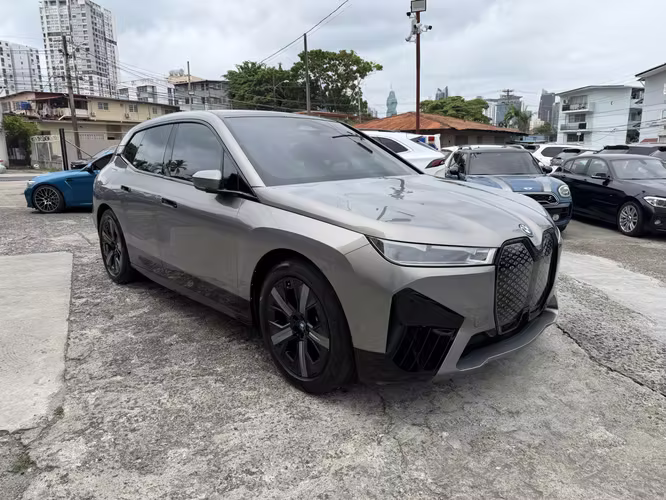 Bmw Ix 40i 2023 - Imagen 3