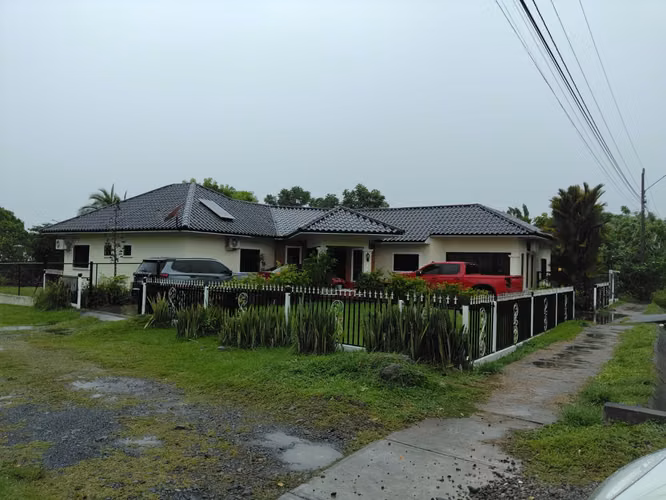 Se vende casa  en Bagala con piscina GANGA 260 mil por motivo de viaje