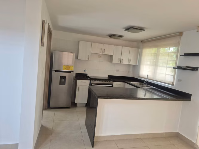 venta de casa Las Cumbres - Imagen 2