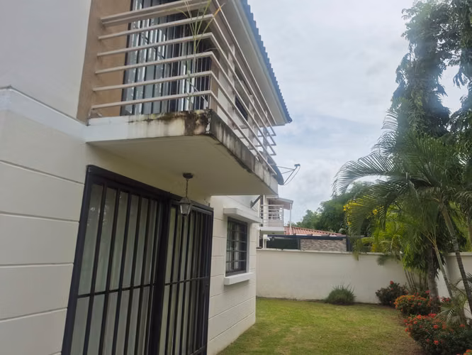 venta de casa Las Cumbres - Imagen 5
