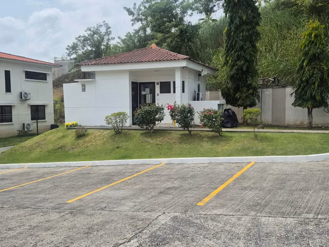 venta de casa Las Cumbres - Imagen 13