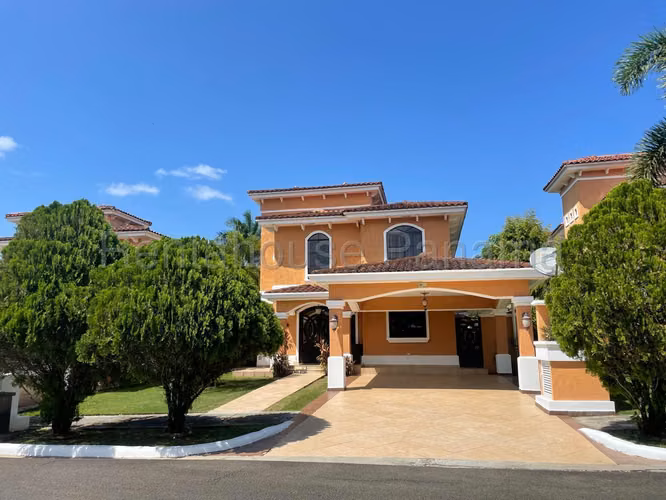 Espectacular Casa en Venta en Clayton 26PPM1941