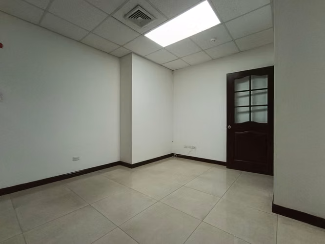 Se alquila Oficina Ocean Business Plaza (Torre Banesco) - Marbella - Imagen 10