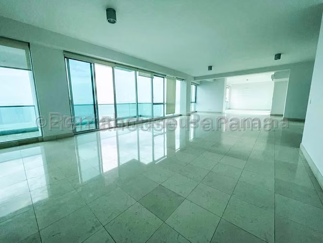 Moderno Apartamento en Venta en Costa del Este 27PPM1451