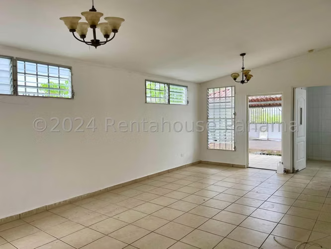 Venta de Casa en Brisas Del Golf G9711GRR