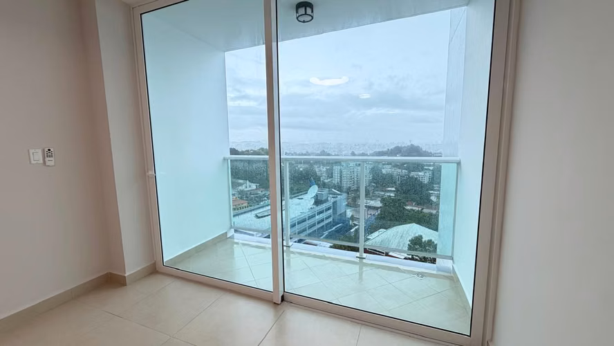 Se Alquila apartamento en la 12 de Octubre - Imagen 13