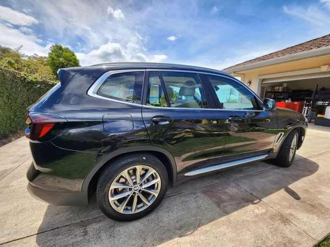 BMW X3 sDrive20i 2024 • 27,448 km • Único dueño • Excelente estado