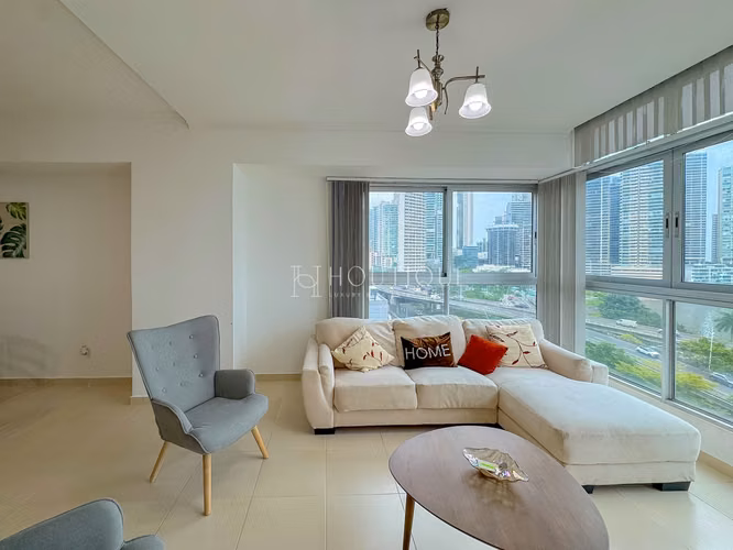 Venta de Apartamento en Av Balboa PH Grand Bay