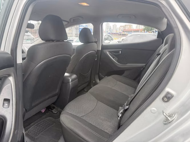 Hyundai Elantra 2012 - Imagen 6