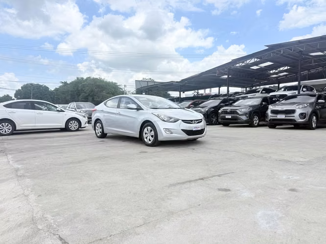 Hyundai Elantra 2012 - Imagen 2