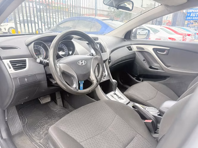 Hyundai Elantra 2012 - Imagen 10
