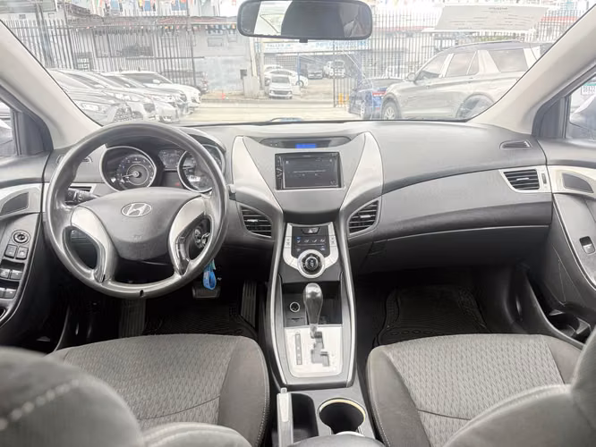 Hyundai Elantra 2012 - Imagen 9