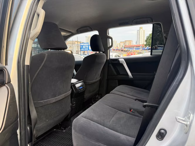 Toyota Land Cruiser Prado 2020 TXL - Imagen 8