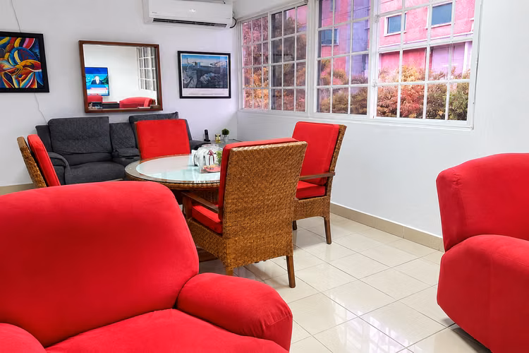 Casa en Obarrio I con piscina privada y terraza - Imagen 5