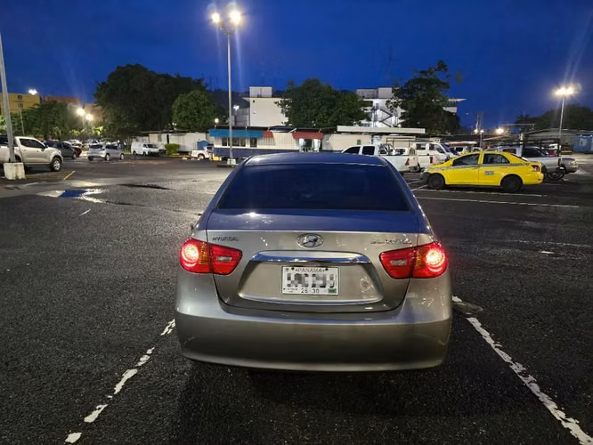 Vendo Hyundai Elantra 2011 (negociable) - Imagen 4