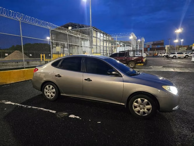 Vendo Hyundai Elantra 2011 (negociable) - Imagen 2