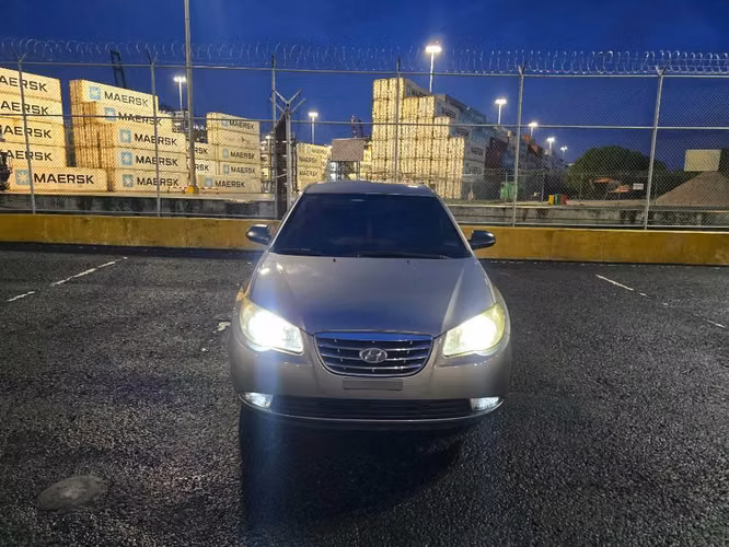 Vendo Hyundai Elantra 2011 (negociable)