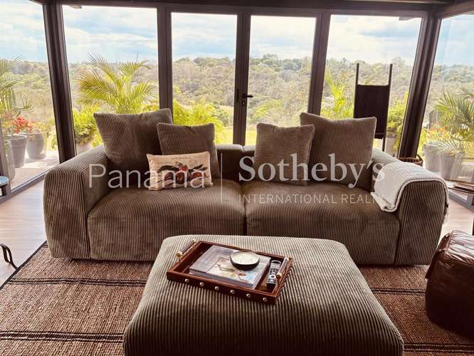 Venta | Exclusiva Casa Ecuestre en Punta Barco | Establo Privado, Piscina y Acceso al Río