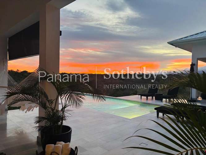 Venta | Exclusiva Casa Ecuestre en Punta Barco | Establo Privado, Piscina y Acceso al Río