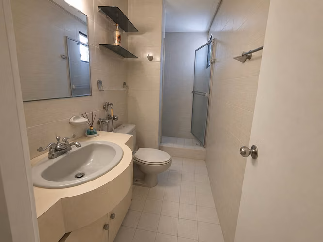 APARTAMENTO EN VENTA – PH CORAL PLAZA, MARBELLA | $195,000