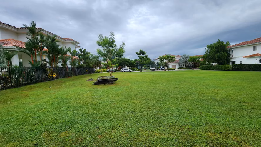 Terreno en Venta en Fairway Estates | Una de las Últimas Oportunidades para Construir en Santa María - Imagen 12