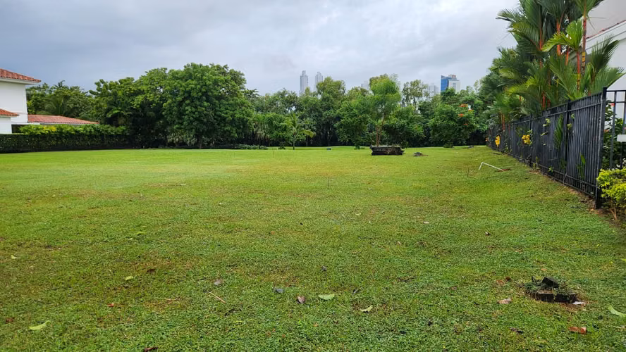 Terreno en Venta en Fairway Estates | Una de las Últimas Oportunidades para Construir en Santa María - Imagen 7