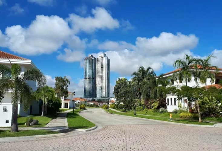 Terreno en Venta en Fairway Estates | Una de las Últimas Oportunidades para Construir en Santa María