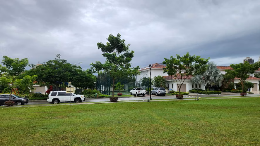 Terreno en Venta en Fairway Estates | Una de las Últimas Oportunidades para Construir en Santa María - Imagen 10