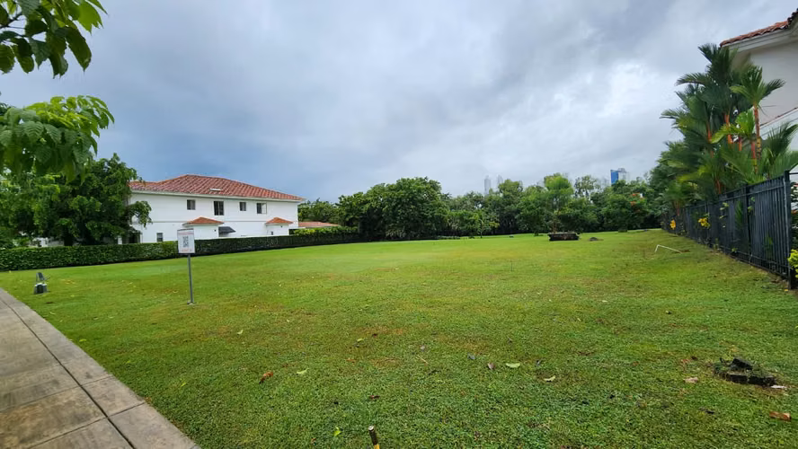 Terreno en Venta en Fairway Estates | Una de las Últimas Oportunidades para Construir en Santa María - Imagen 9