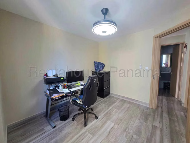 Vendo Apartamento de Remodelado en PH Belview Towers, Edison Park 26-8856GG - Imagen 11
