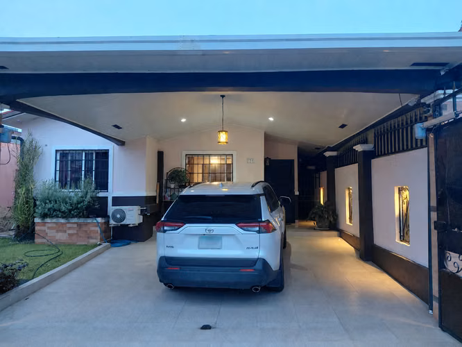 **Casa en Venta en Altos del Campo, La Chorrera | Amplios Espacios y Excelente Ubicación** - Imagen 2