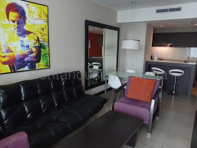 ALQUILER Apartamento de 93m2 en Ave. Balboa AMD