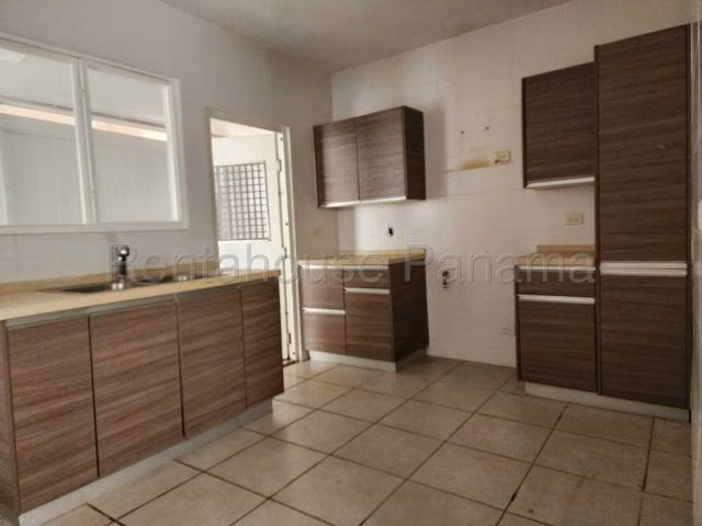 Venta de Casa en Brisas Del Golf I6744GRR