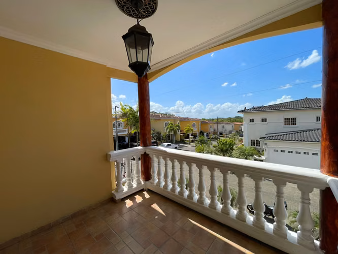 Casa en Ancon residencial privado I con terraza y amplio patio - Imagen 7