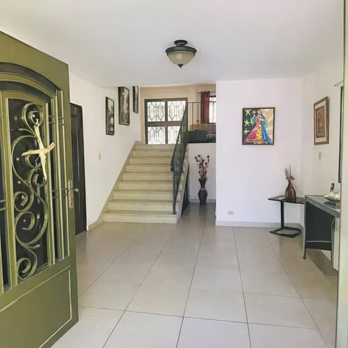 Casa en Ancon con Amplia Terraza - Imagen 4