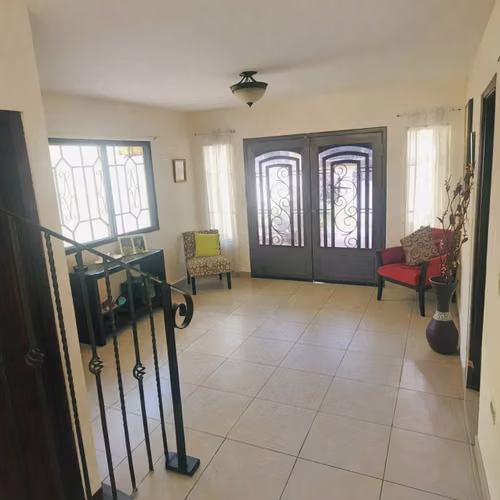 Casa en Ancon con Amplia Terraza - Imagen 6