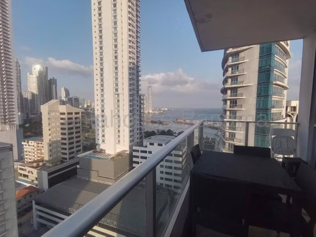 Apartamento en alquiler en Vista Balboa 27LRL1492