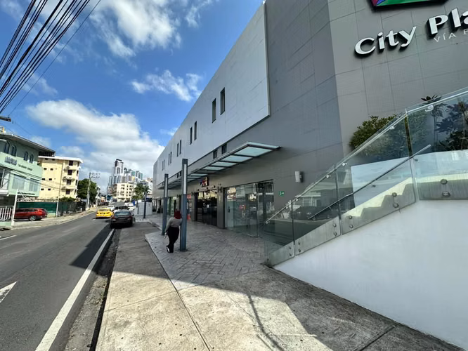 Alquiler de local comercial en Vía Porras – City Plaza - Imagen 3