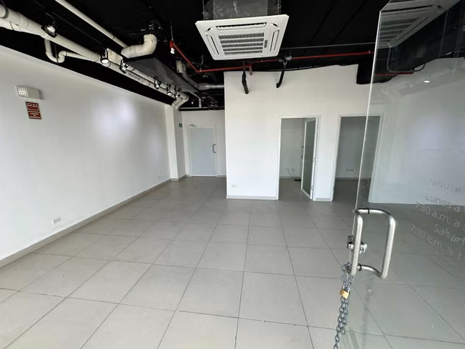 Alquiler de local comercial en Vía Porras – City Plaza - Imagen 4